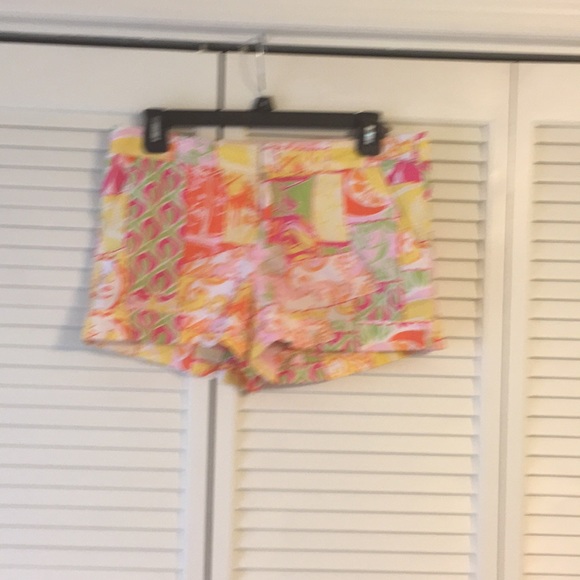 Lilly Pulitzer summer print shorts size 4 - Picture 1 of 1